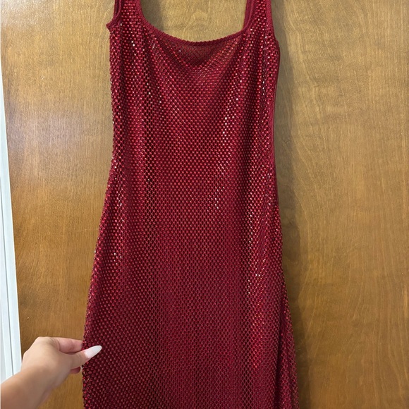 Elegant Red Maxi Dress - Picture 11 of 13